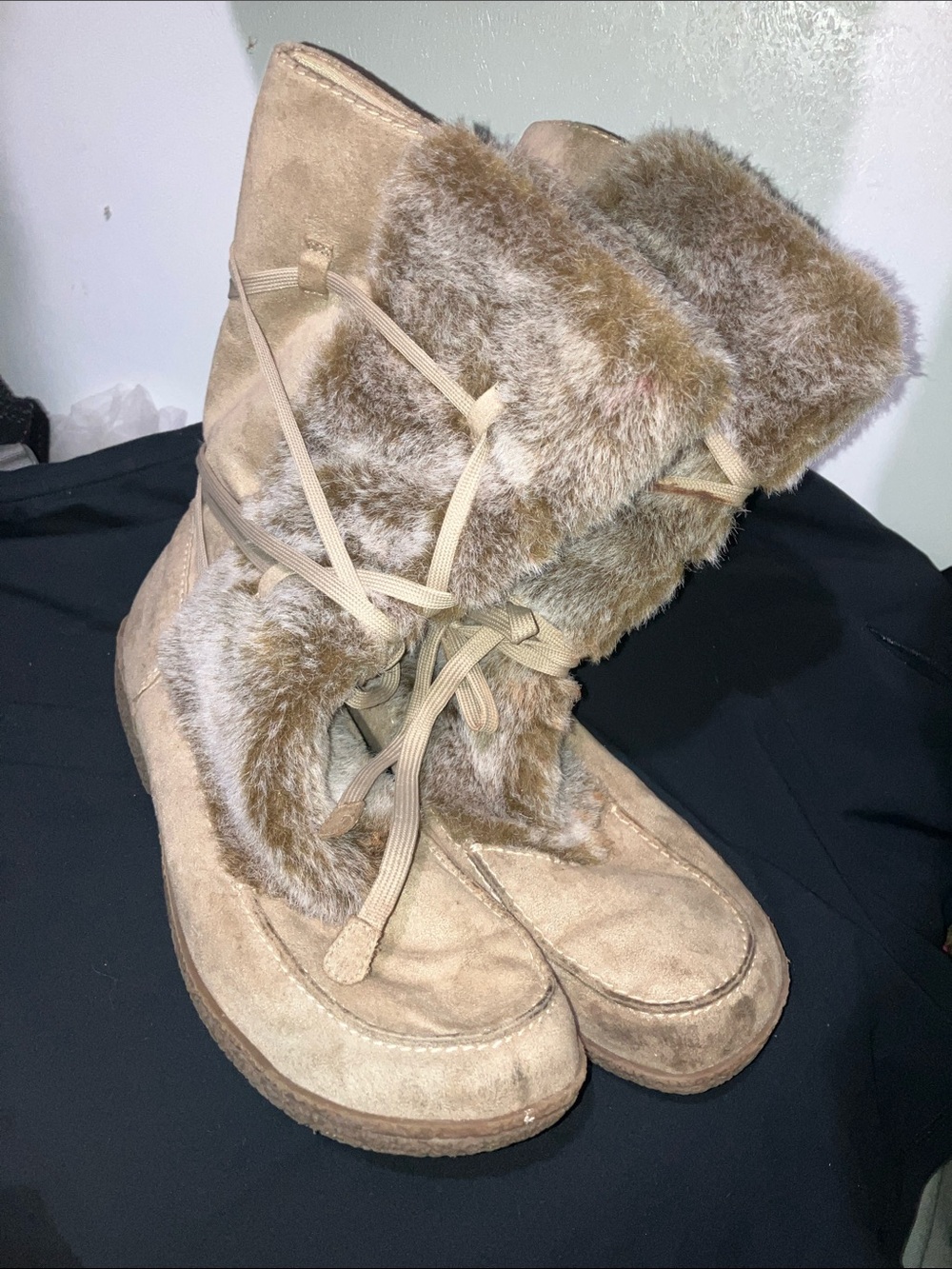Mossimo Supply Co. Tan Faux-Fur Lace-Up Winter Boots